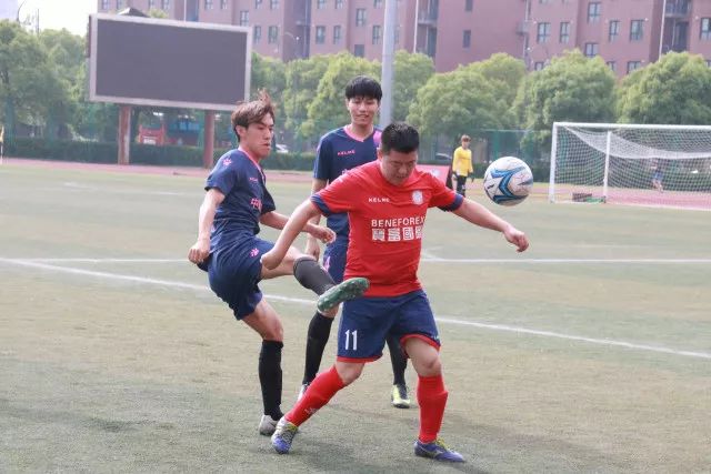 拉菲尼亚助巴萨5-2大胜巴列卡诺 领跑西甲射手榜